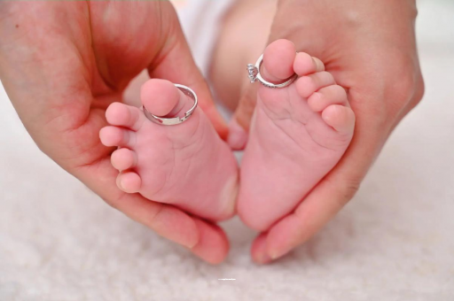 北京代生子机构包男孩满月宝宝只放屁不排便